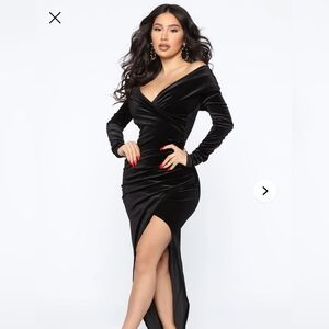 Fashion Nova Velvet Maxi Dress. Size Large. NWT